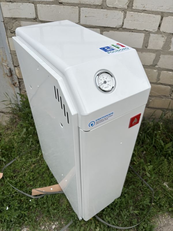 Котел газовий двоконтурний Житомир-3 КС-ГВ-010СН димохідний (верхній і задній)