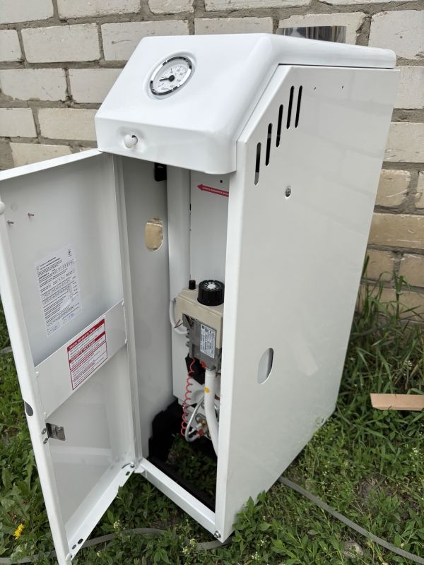 Котел газовий одноконтурний Житомир-3 КС-Г-020 СН димохідний (верхній і задній)